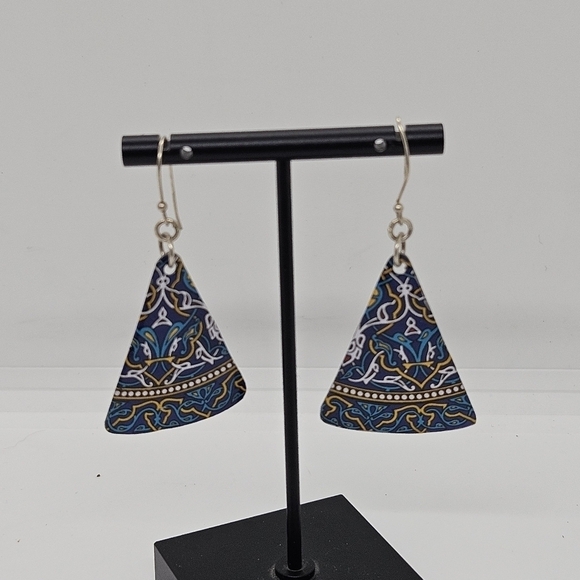 Jewelry - Lightweight triangular metal dangle earrings in blue pattern